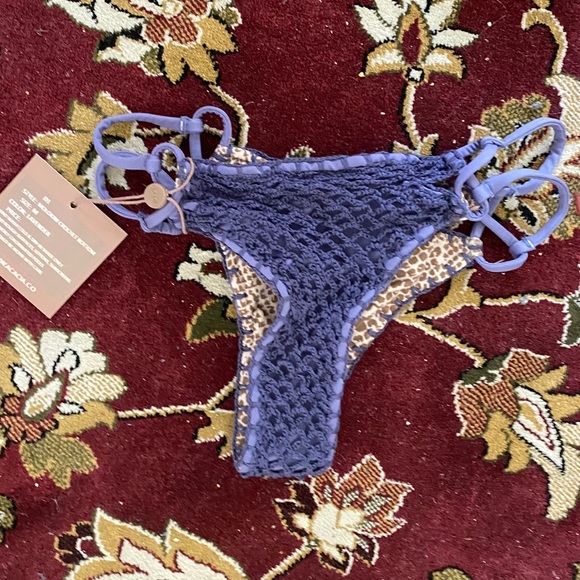 Acacia Molokini crocheted bottoms M lavender NWT - Picture 1 of 3